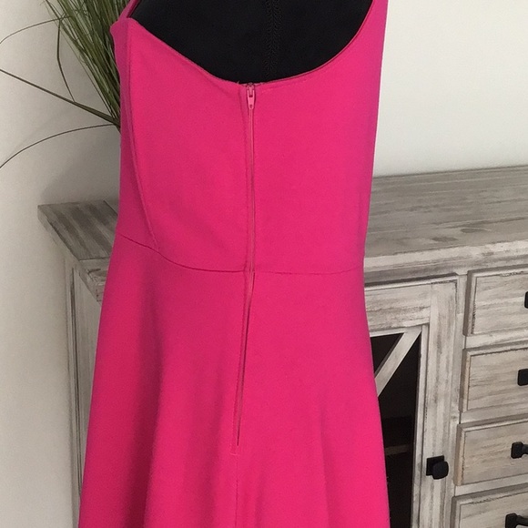 Pink asymmetric top dress with cross shoulder strap - Picture 3 of 4